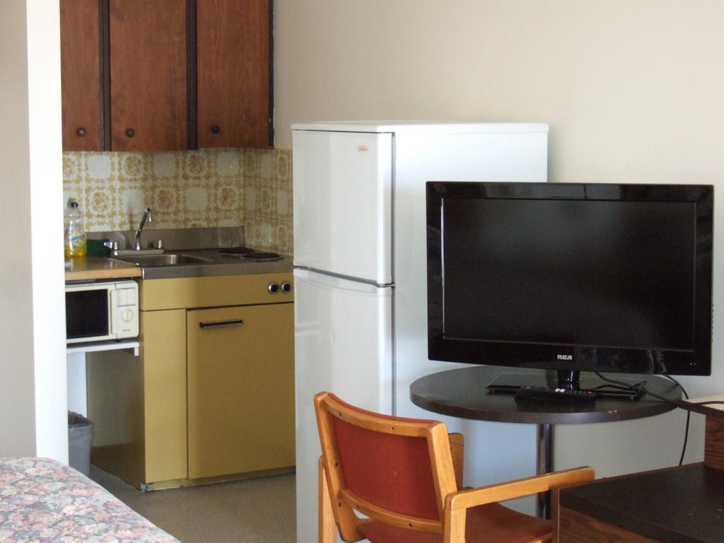 Wild Rose Inn Vegreville Экстерьер фото