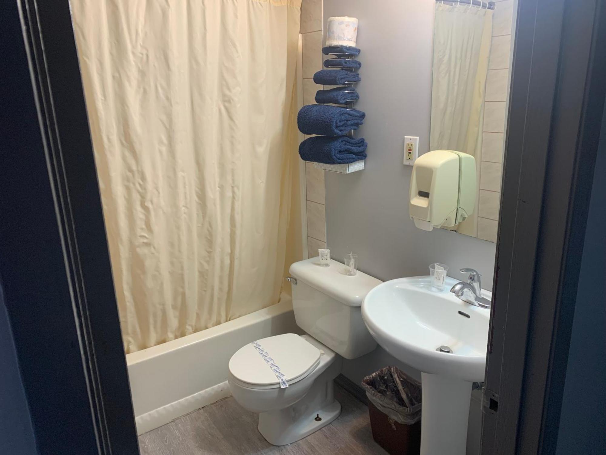 Wild Rose Inn Vegreville Экстерьер фото