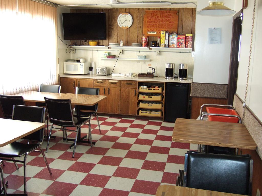 Wild Rose Inn Vegreville Экстерьер фото
