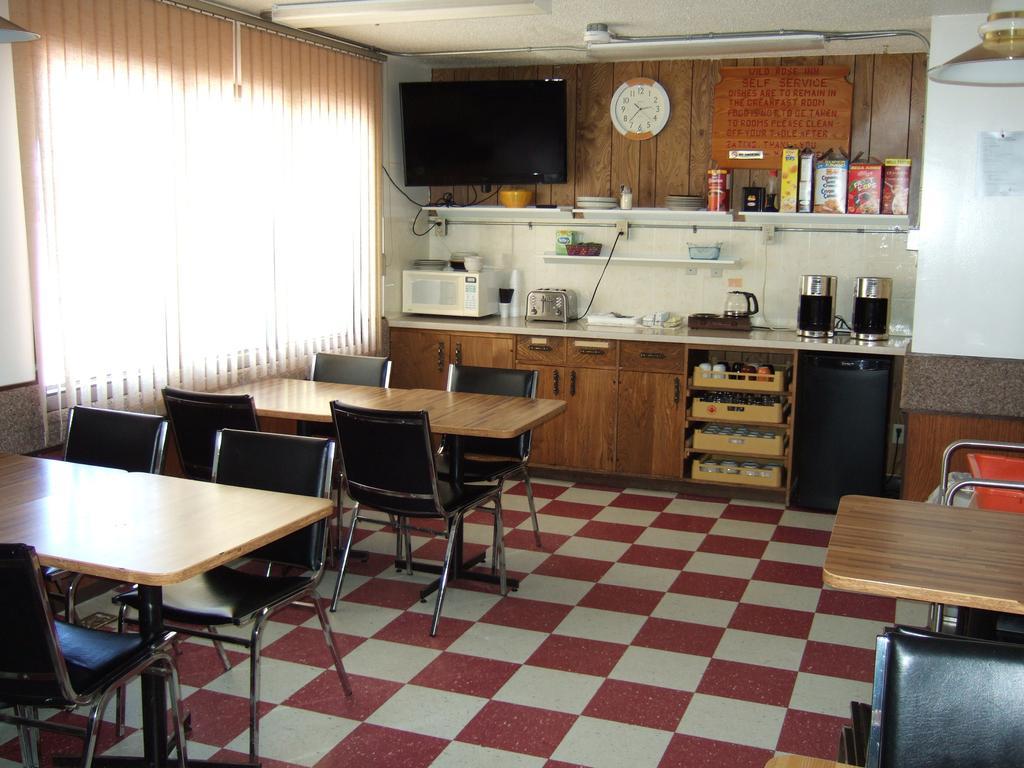 Wild Rose Inn Vegreville Экстерьер фото