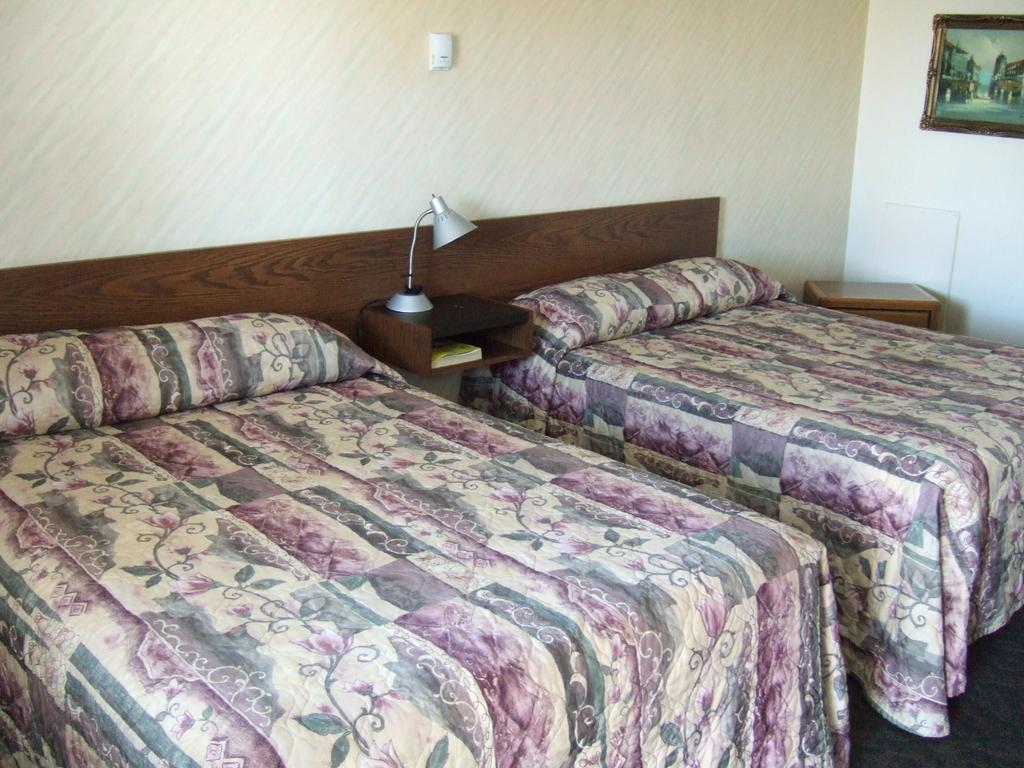 Wild Rose Inn Vegreville Номер фото