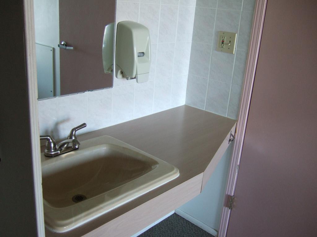 Wild Rose Inn Vegreville Экстерьер фото