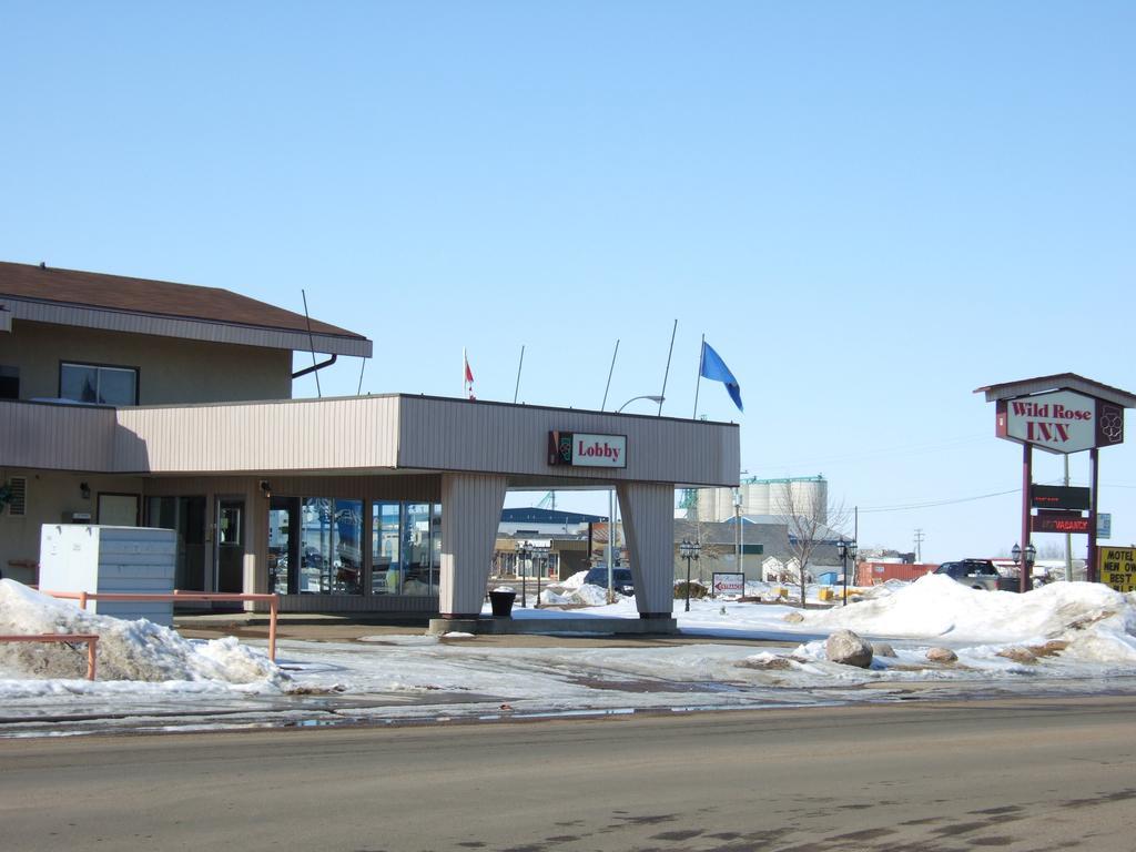 Wild Rose Inn Vegreville Экстерьер фото