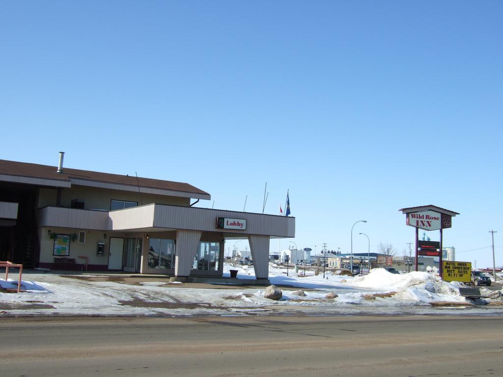 Wild Rose Inn Vegreville Экстерьер фото
