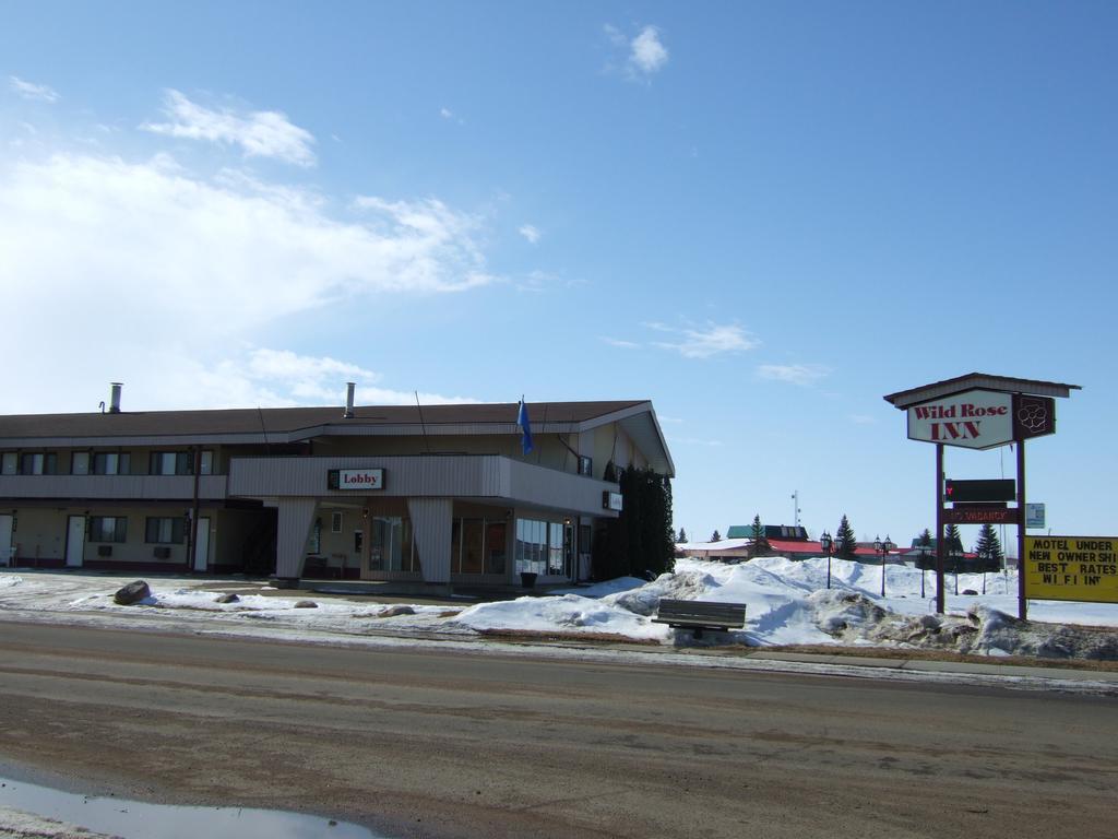 Wild Rose Inn Vegreville Экстерьер фото